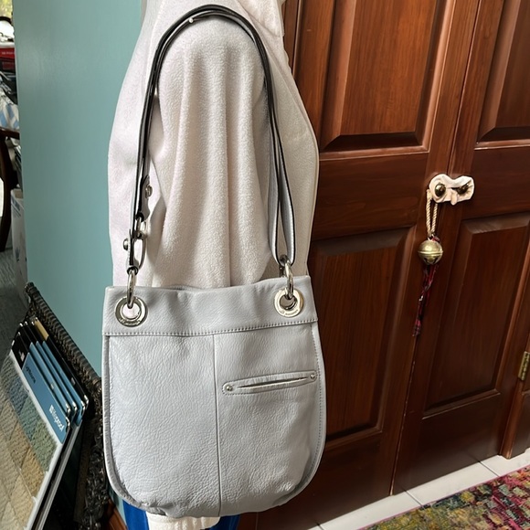 B. Makowsky  shoulder/Crossbody bag leather Light gray  Silvertone Hardware EUC - Picture 8 of 17